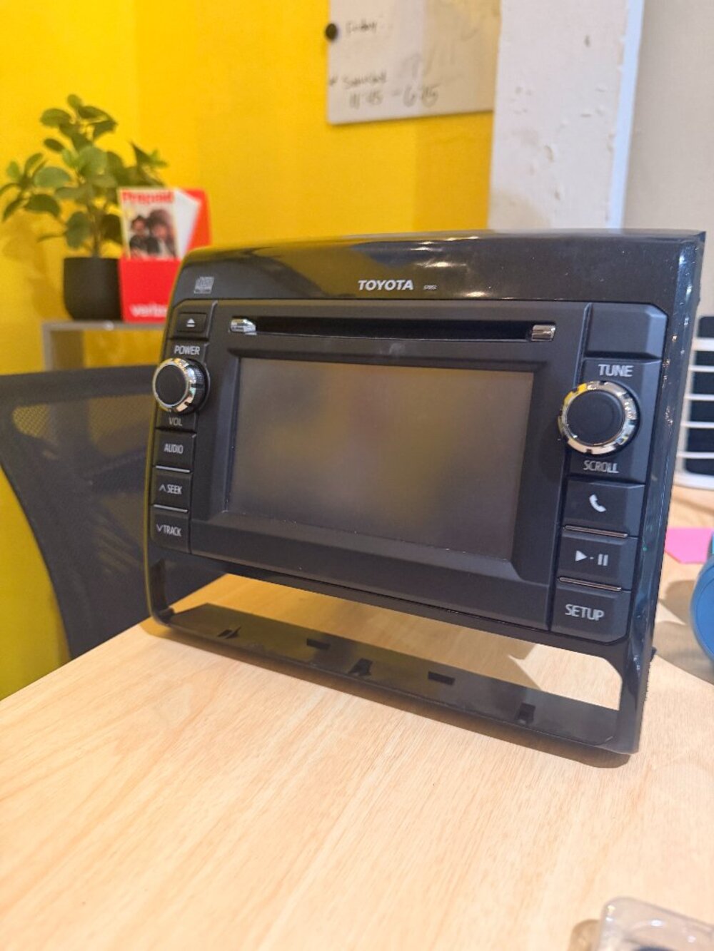Toyota Tacoma 2013 OEM Am Fm Radio Receiver W/display Screen